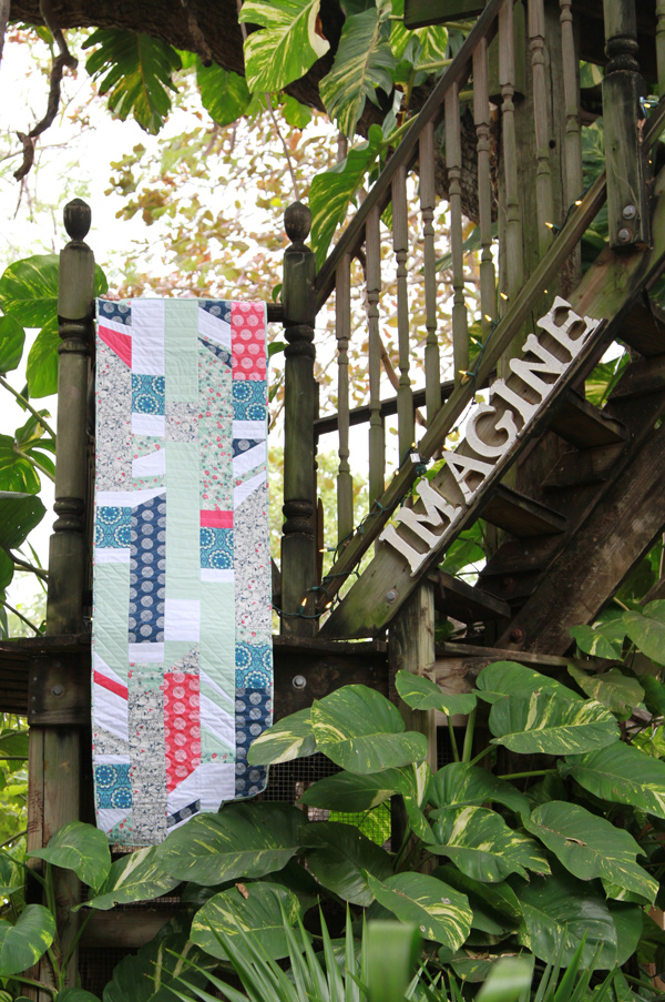 Blueredtablerunner_1 Blueredtablerunner_1