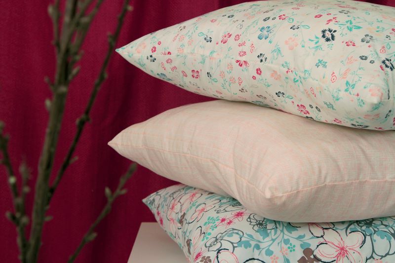 NouvElle_stacked-pillows_4