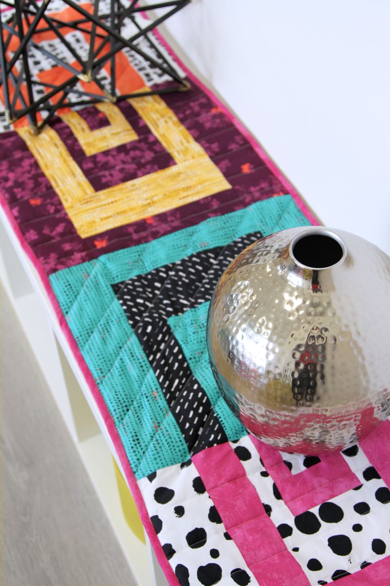 ArtGalleryFabrics_AvantGarde_Table_Runner+miniquilt_2 ArtGalleryFabrics_AvantGarde_Table_Runner+miniquilt_2