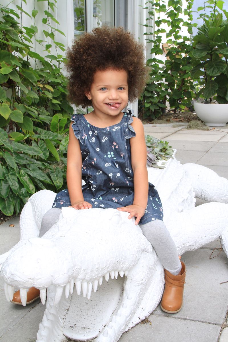 ArtGalleryFabrics_TheDenimStudio_Denim-wynwood-lori_1 ArtGalleryFabrics_TheDenimStudio_Denim-wynwood-lori_1