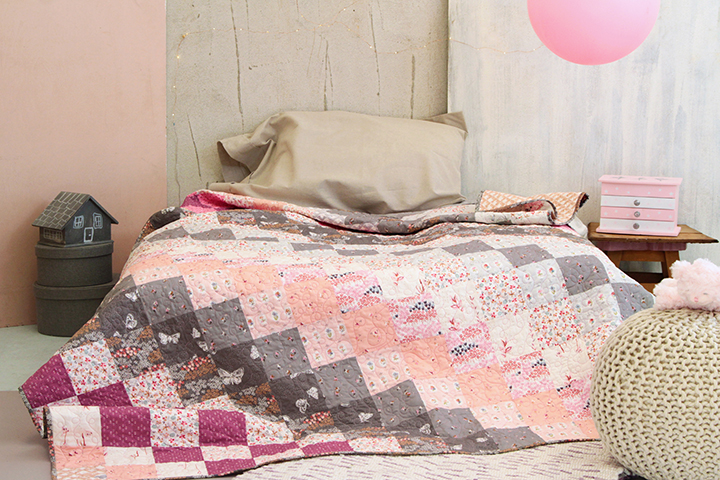 Dollhouse Quilt FREE_web