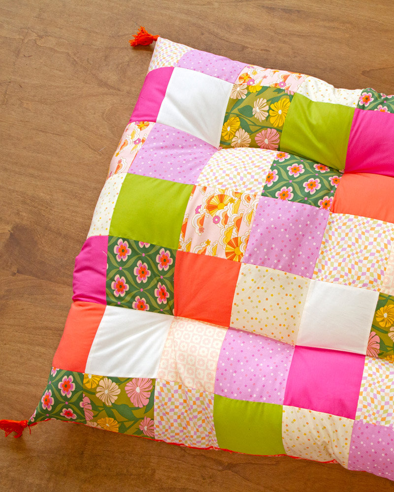 Flower Bloom_Lazy Pillow_Free Pattern Flower Bloom_Lazy Pillow_Free Pattern